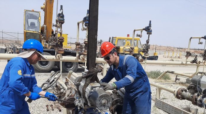 سمت تاریک نفت: مسئولیت اجتماعی در کشورهای نفتی سمت تاریک نفت: مسئولیت اجتماعی در کشورهای نفتی