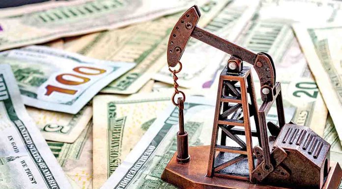 تاثیر بحران یمن بر قیمت نفت / پیشبینی افزایش قیمت نفت به ۹۰ دلار تاثیر بحران یمن بر قیمت نفت / پیشبینی افزایش قیمت نفت به ۹۰ دلار