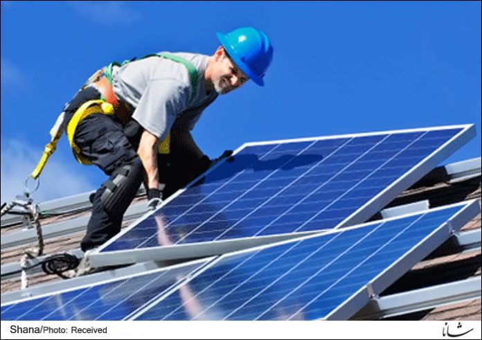 زنجیره تولید پنل خورشیدی در کشور کامل می‌شود