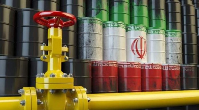 به 250 میلیارد دلار سرمایه در صنعتنفت احتیاج داریم به 250 میلیارد دلار سرمایه در صنعت نفت احتیاج داریم