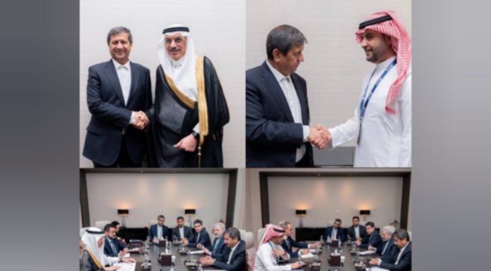 سفر وزیر اقتصاد به عربستان؛ گامی استراتژیک در دیپلماسی اقتصادی ایران سفر وزیر اقتصاد به عربستان؛ گامی استراتژیک در دیپلماسی اقتصادی ایران