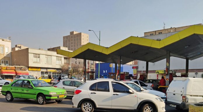 رفع ناترازی بنزین با وجود خودروهای پرمصرف ممکن نیست رفع ناترازی بنزین با وجود خودروهای پرمصرف ممکن نیست