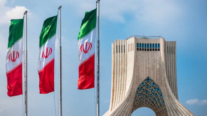 به فکر «تضمین امنیت، ثبات و توسعه ایران» باشیم