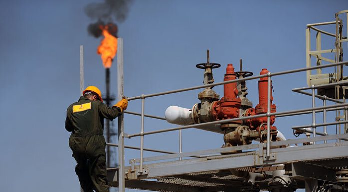 ثروت از دل آتش؛ وعده دولت برای پایان فلر سوزی ثروت از دل آتش؛ وعده دولت برای پایان فلر سوزی