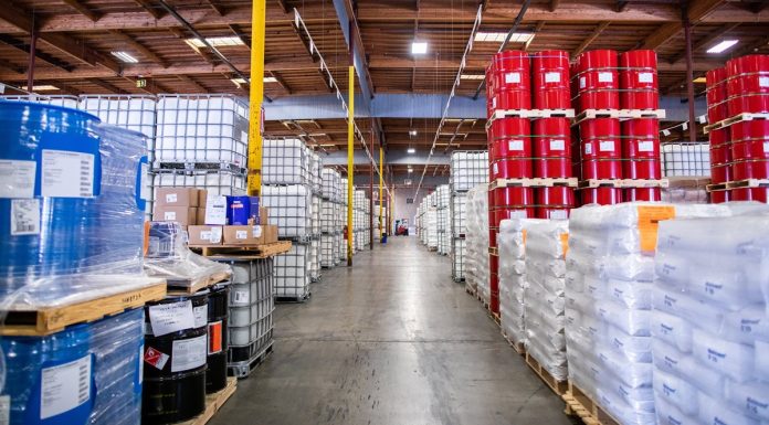 نقش حیاتی شرکتهای تأمینکننده مواد شیمیایی در توسعه صنایع ایران نقش حیاتی شرکتهای تأمینکننده مواد شیمیایی در توسعه صنایع ایران