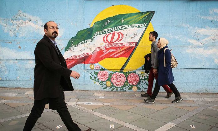 اقتصاد ایران بر لبه تیغ